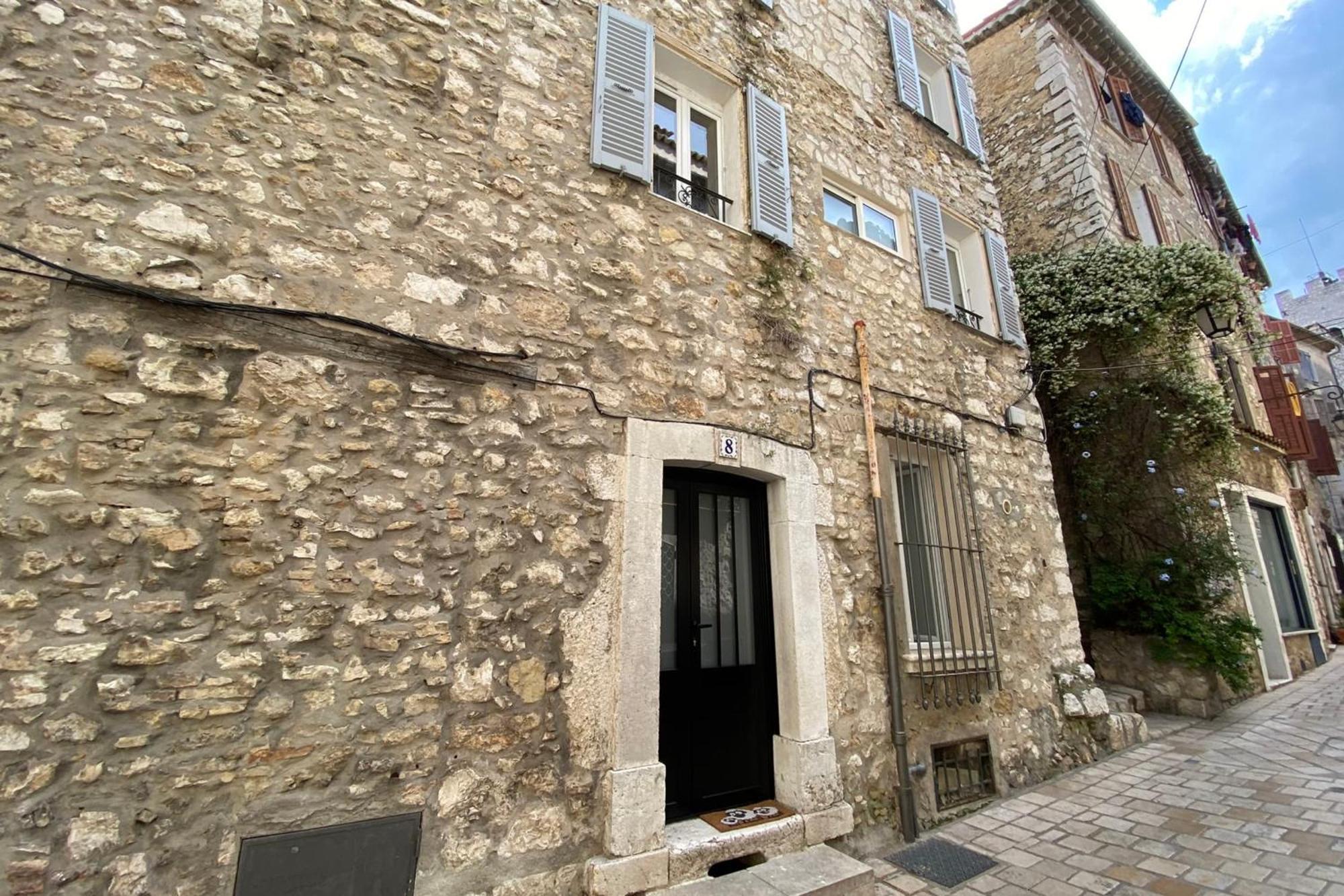 La Sanverine Private Historic Center Hébergement de vacances *