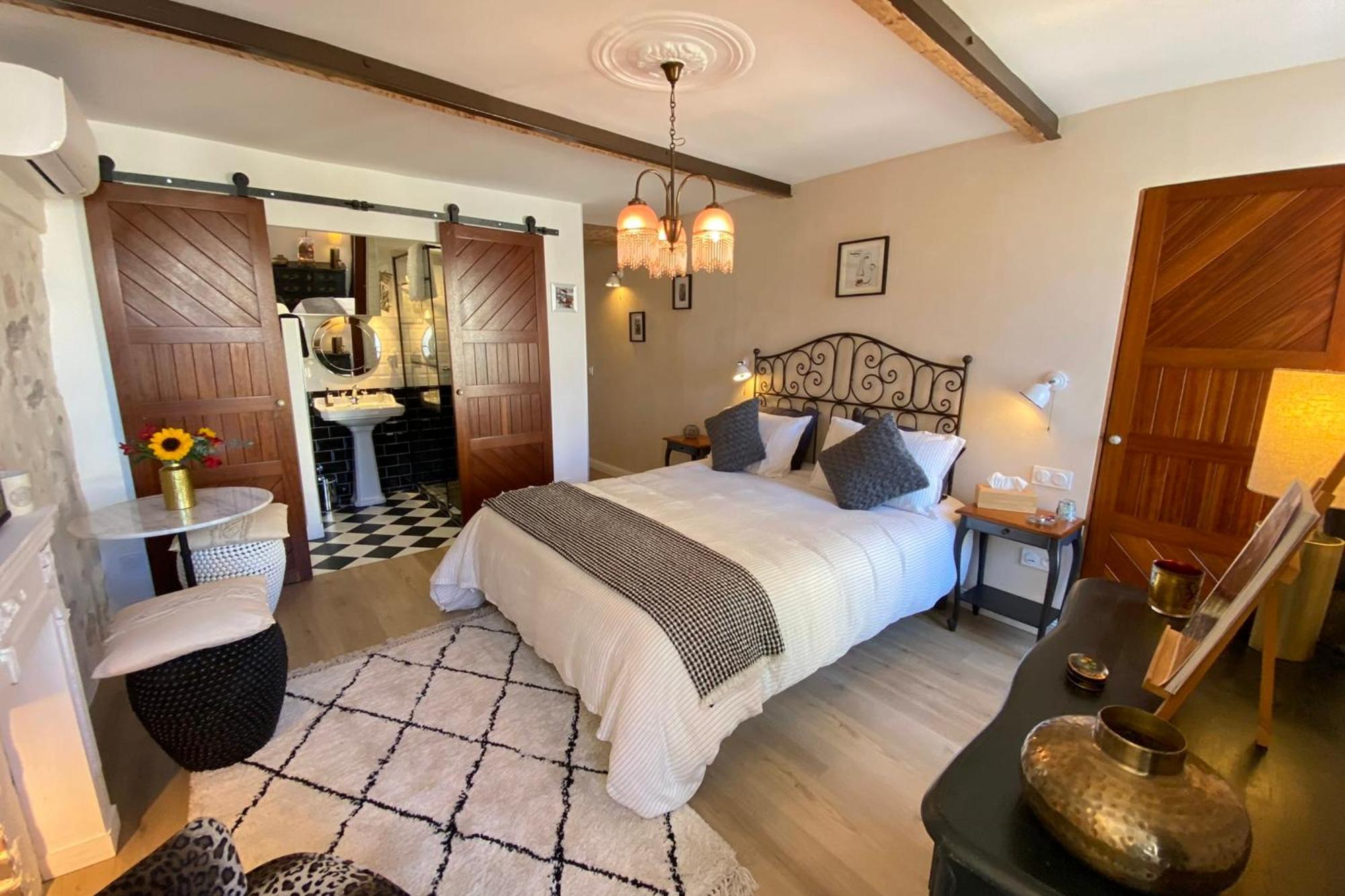 La Sanverine Private Historic Center Holiday home *